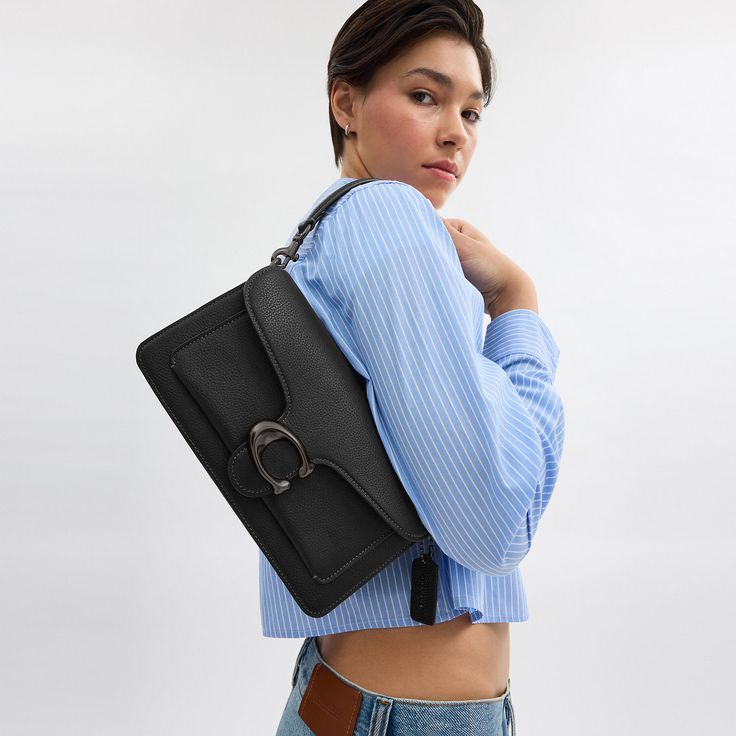 Modern Tabby 26 Shoulder Elegance